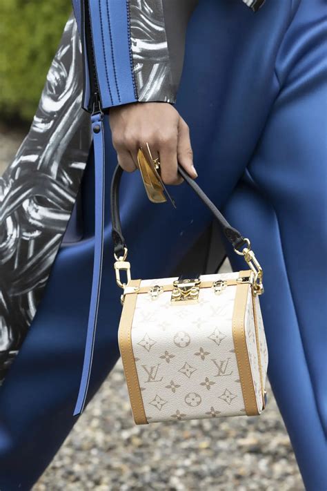 sacchi immondizia louis vuitton|louis vuitton handbags 2024.